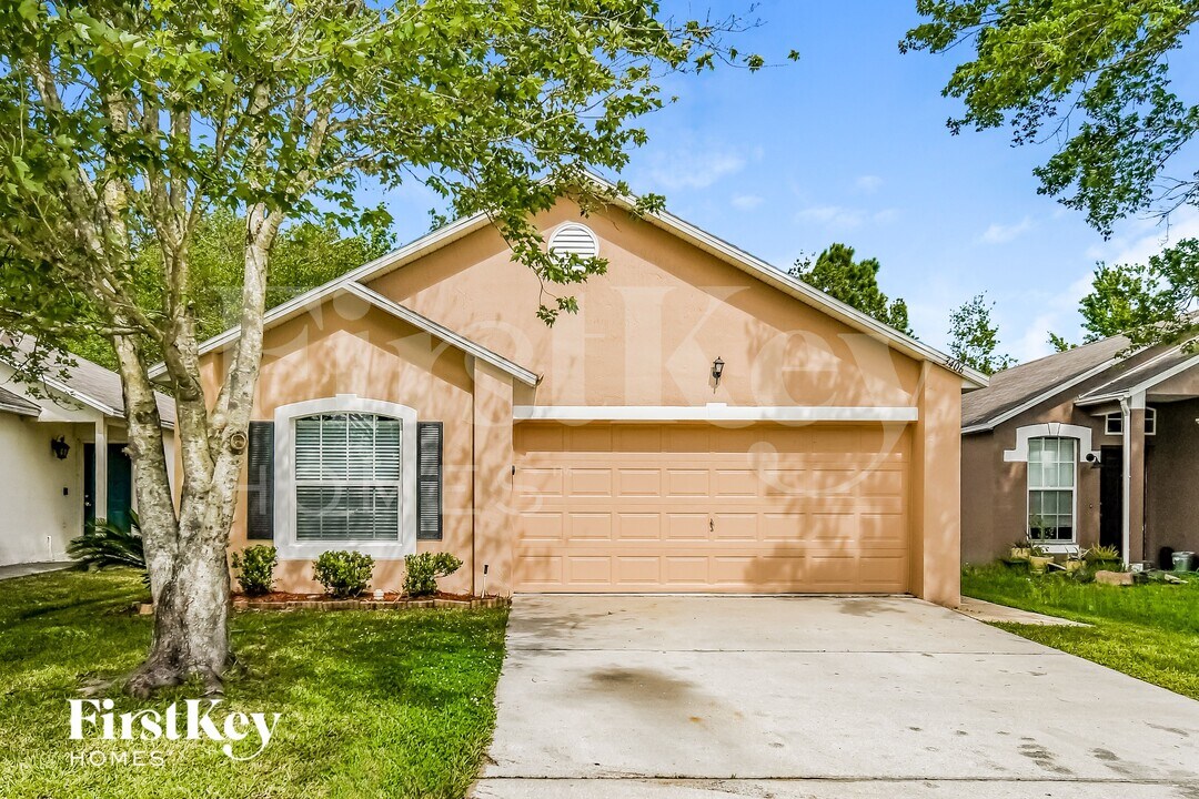 3406 Talisman Drive in Middleburg, FL - Building Photo