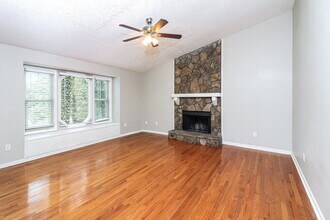 249 Castleair Dr NE in Kennesaw, GA - Building Photo - Building Photo