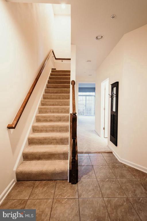7454 Riding Meadow Way in Manassas, VA - Building Photo - Building Photo