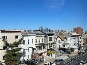 41 Zabriskie St in Jersey City, NJ - Building Photo - Building Photo