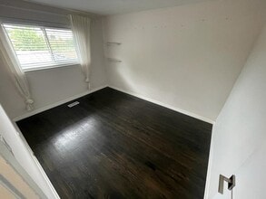 27 Amberjack Blvd in Toronto, ON - Building Photo - Building Photo