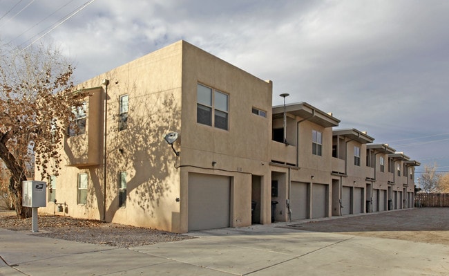 3620 12th St NW in Albuquerque, NM - Foto de edificio - Building Photo