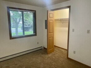 2065 Emery Ct, Unit 2065 Emery Ct in East Troy, WI - Building Photo - Building Photo