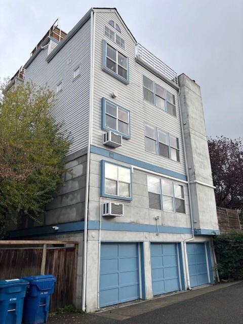 915 6th Ave N in Seattle, WA - Building Photo - Building Photo