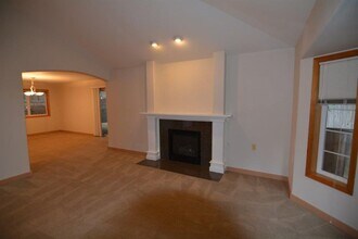 1525 N 149th Ct in Shoreline, WA - Building Photo - Building Photo