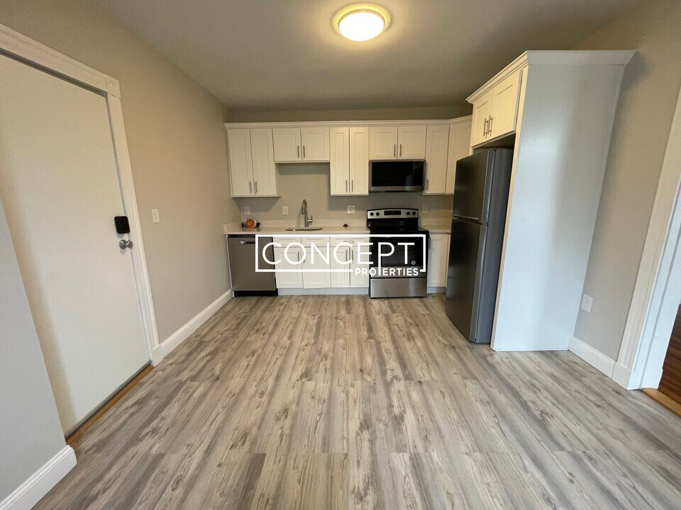 54 Alpha Rd in Boston, MA - Building Photo