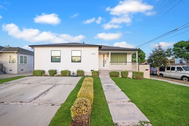 property at 2930 Spaulding Ave