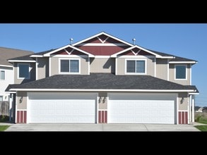 Airway Townhomes in Airway Heights, WA - Building Photo - Building Photo