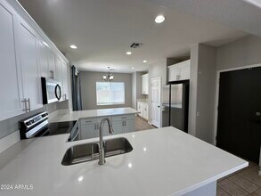 885 E Cherry Hills Dr in Chandler, AZ - Building Photo - Building Photo
