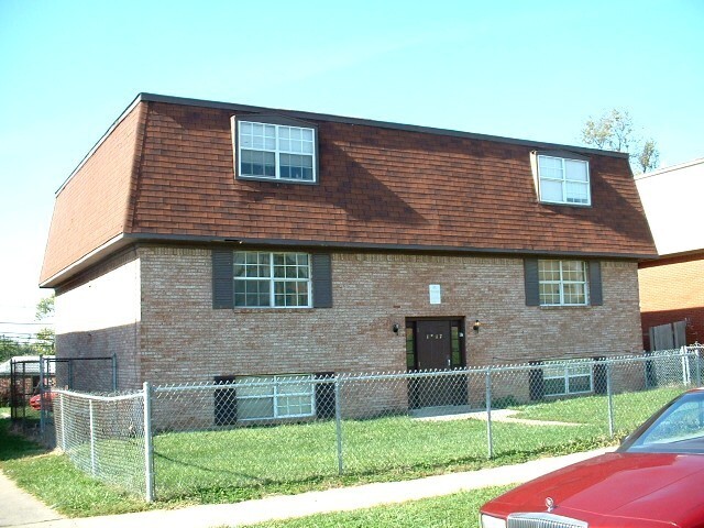 property at 1817 Gerald Dr