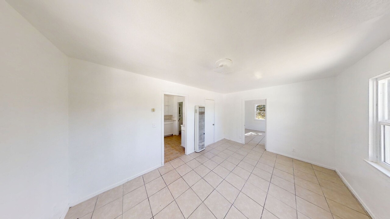 35030 Ave B in Yucaipa, CA - Building Photo