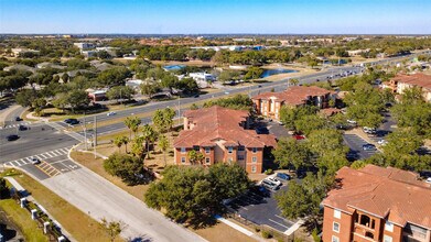 5560 Metrowest Blvd in Orlando, FL - Building Photo - Building Photo