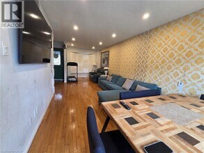 3082 Cantelon Crescent in Mississauga, ON - Building Photo - Building Photo