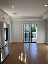 134 Chelsea St, Unit 2 in Boston, MA - Foto de edificio - Building Photo