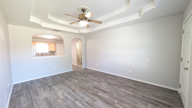 2525 Chuparosa Ct, Unit #4 in Harlingen, TX - Foto de edificio - Building Photo