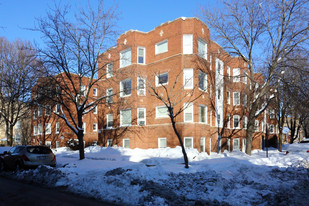 5628 & 5635 N. Spaulding Avenue Apartamentos