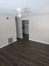 4816 Andalusia Ln in Louisville, KY - Building Photo - Building Photo