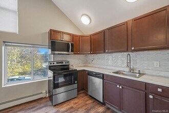 158 Oldfield Ave in Amityville, NY - Building Photo - Building Photo