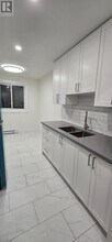 136 Wilton Ave in Welland, ON - Building Photo - Building Photo