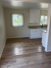 7702 Amberleaf Cir, Unit 4 in Huntington Beach, CA - Foto de edificio - Building Photo