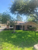 3206 Vandyke Dr in Spring, TX - Building Photo