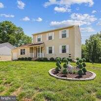 10902 Valley Brook Dr in Fort Washington, MD - Building Photo