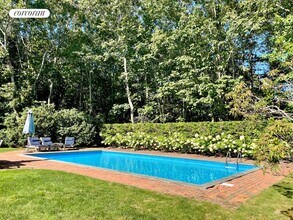 28 Eastview Ct in Sag Harbor, NY - Building Photo - Building Photo