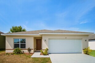 651 Mercado Ct in Poinciana, FL - Building Photo