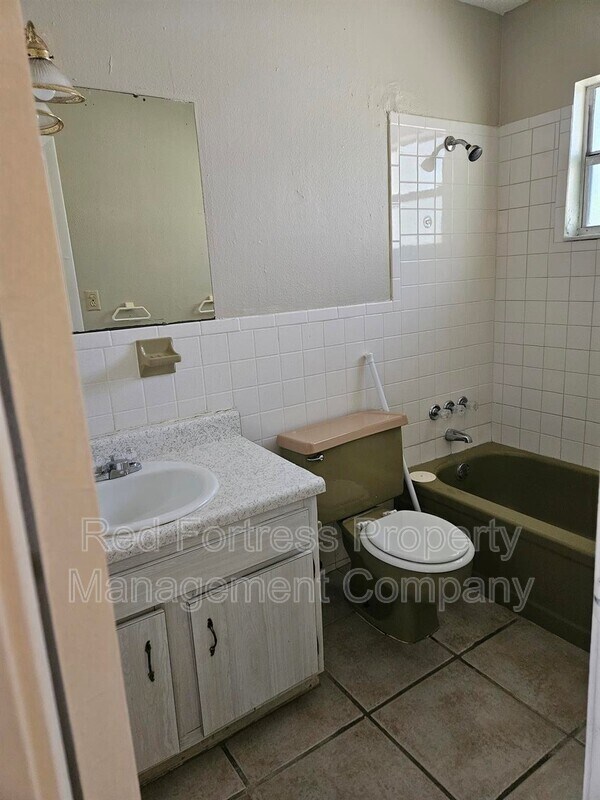 3812 Desoto Ave in Ft. Myers, FL - Foto de edificio - Building Photo