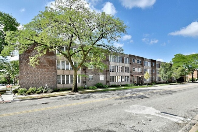 property at 1301 W Touhy Ave