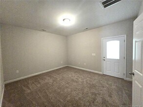 282 Hugh Shelton Loop in Fayetteville, NC - Building Photo - Building Photo