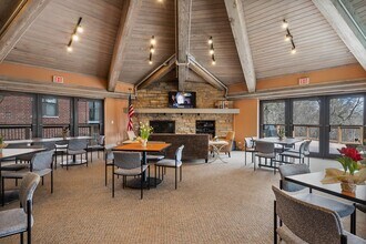 511 Aurora Ave in Naperville, IL - Foto de edificio - Building Photo