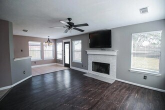 3005 Wood Hollow Dr in League City, TX - Building Photo - Building Photo