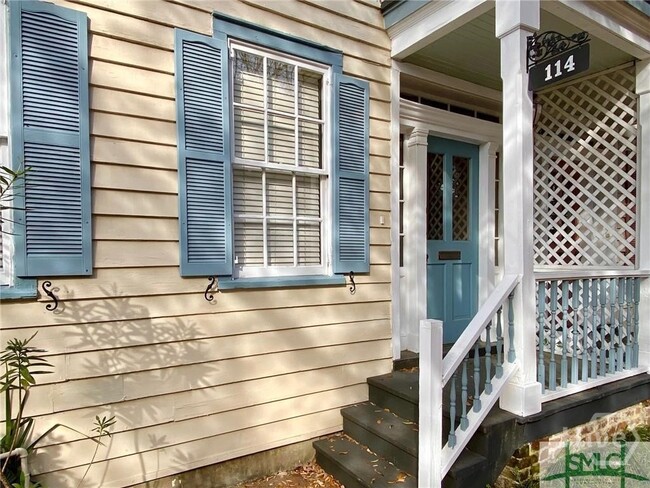 property at 114 W Henry St