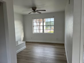 1225 E New Haven Ave in Melbourne, FL - Foto de edificio - Building Photo