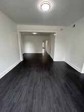 704 W Garfield Blvd, Unit 2 in Chicago, IL - Building Photo - Building Photo