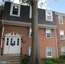 718 Quince Orchard Blvd in Gaithersburg, MD - Building Photo - Building Photo