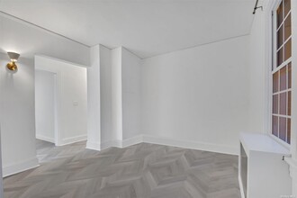 16 Nassau Ave in Glen Cove, NY - Building Photo - Building Photo
