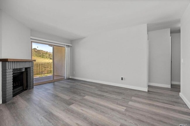1650 S El Camino Real, Unit 201 in Encinitas, CA - Building Photo - Building Photo