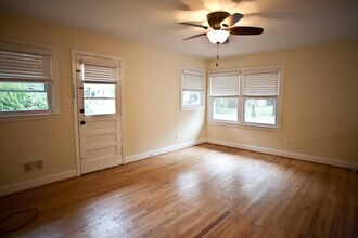 111 Cameron Ct in Chapel Hill, NC - Building Photo - Building Photo