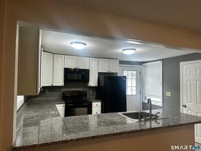 4 Eastview Dr in New Milford, CT - Building Photo - Building Photo