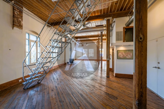 property at 161 Mangum St SW