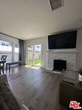 19544 Hart St in Los Angeles, CA - Building Photo - Building Photo