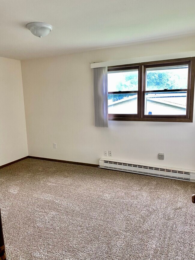 700 Gray St, Unit 2 in Horicon, WI - Foto de edificio - Building Photo