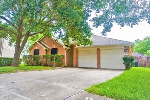 16807 Dunbar Grove Ct in Sugar Land, TX - Building Photo