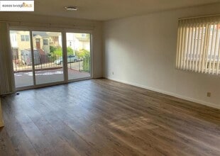 708 Solano Ave in Albany, CA - Building Photo - Building Photo