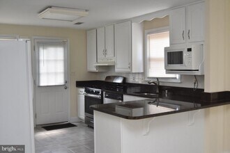 6820 Cherokee Dr in Baltimore, MD - Foto de edificio - Building Photo