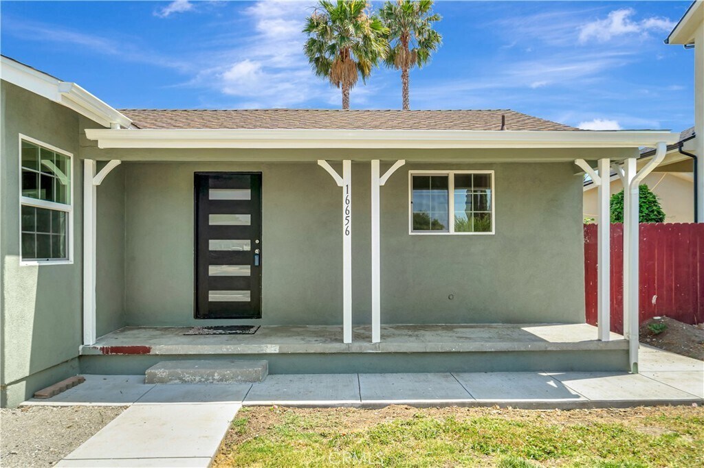 16656 Horace St in Los Angeles, CA - Building Photo