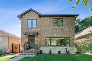 6324 N Keeler Ave in Chicago, IL - Building Photo