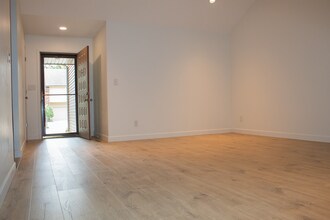 1411 W Highland St in Springfield, MO - Building Photo - Building Photo